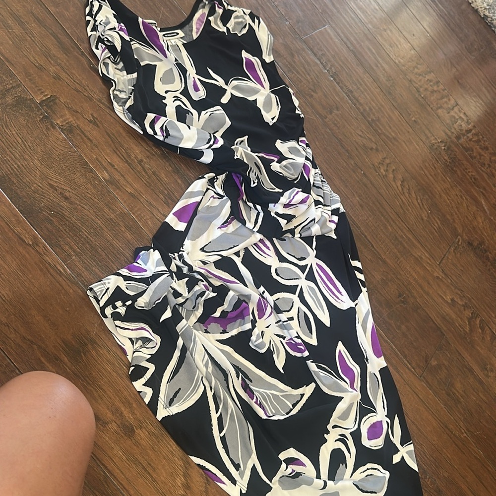 Dress; light polyester material - Picture 5 of 5